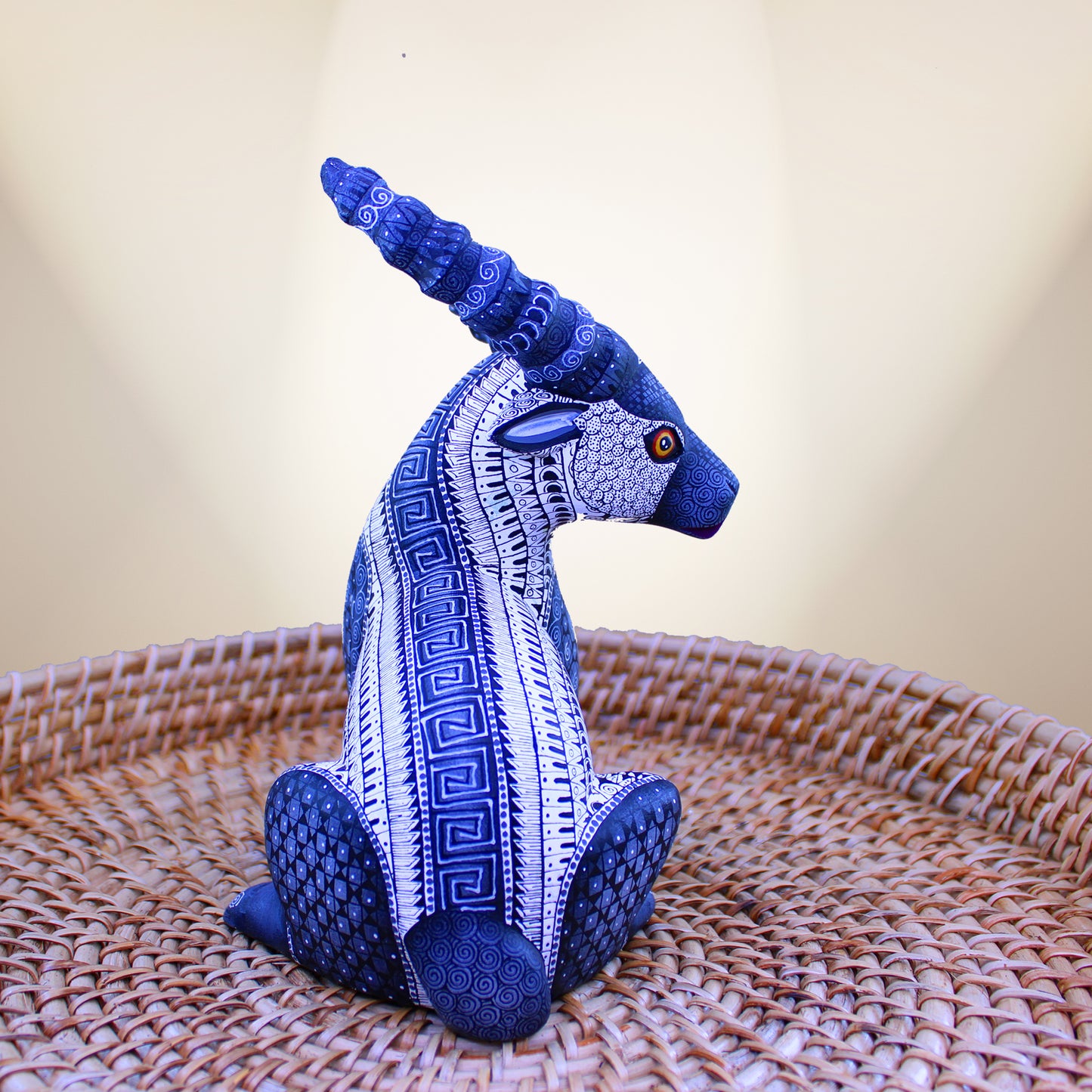 Antilope blue and white Alebrije ALB-035