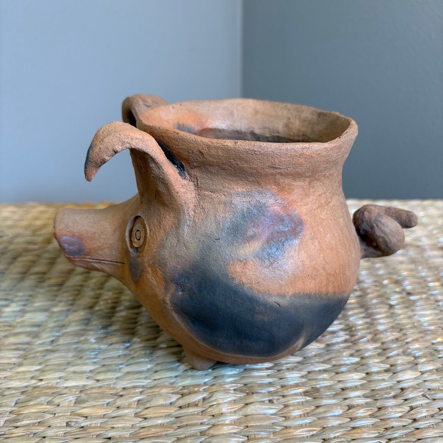 From the hands of Zipiajo-Michoacan, beautiful planter made of clay.