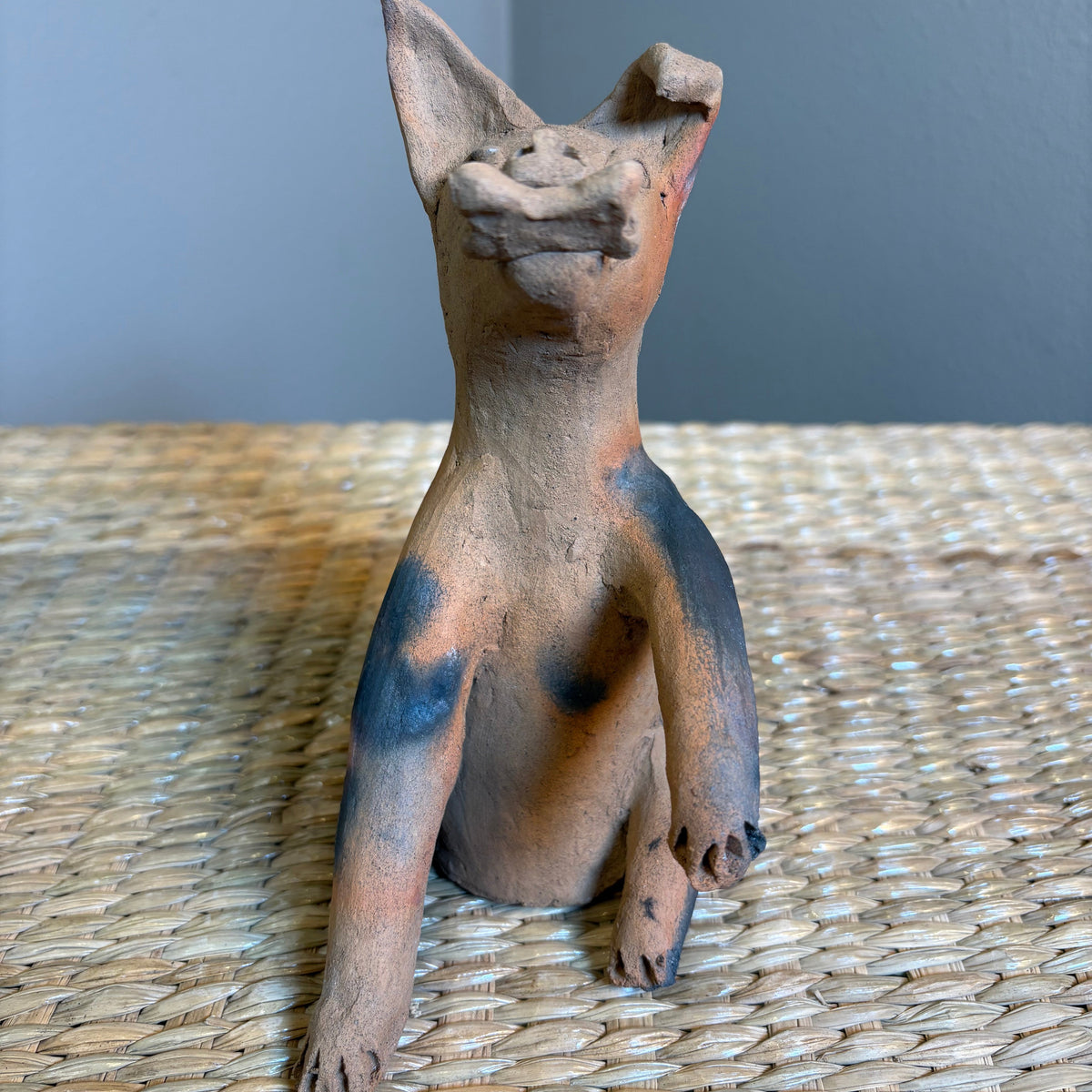 Xoloitzcuintli Clay Figurine (Tongue) | Handcrafted Mexican Dog Sculpture – Zipiajo Michoacán
