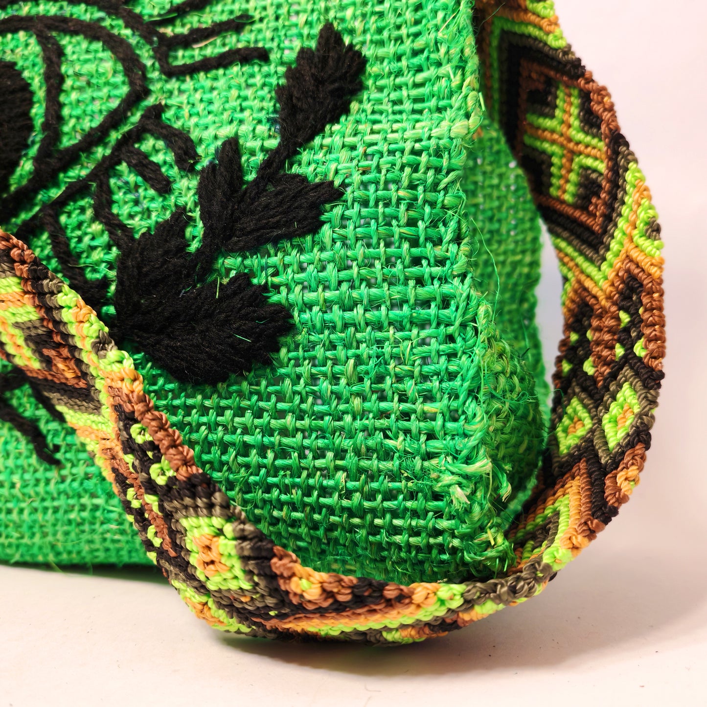 Handwoven jute handbag design - stylish Mexican artisan bag