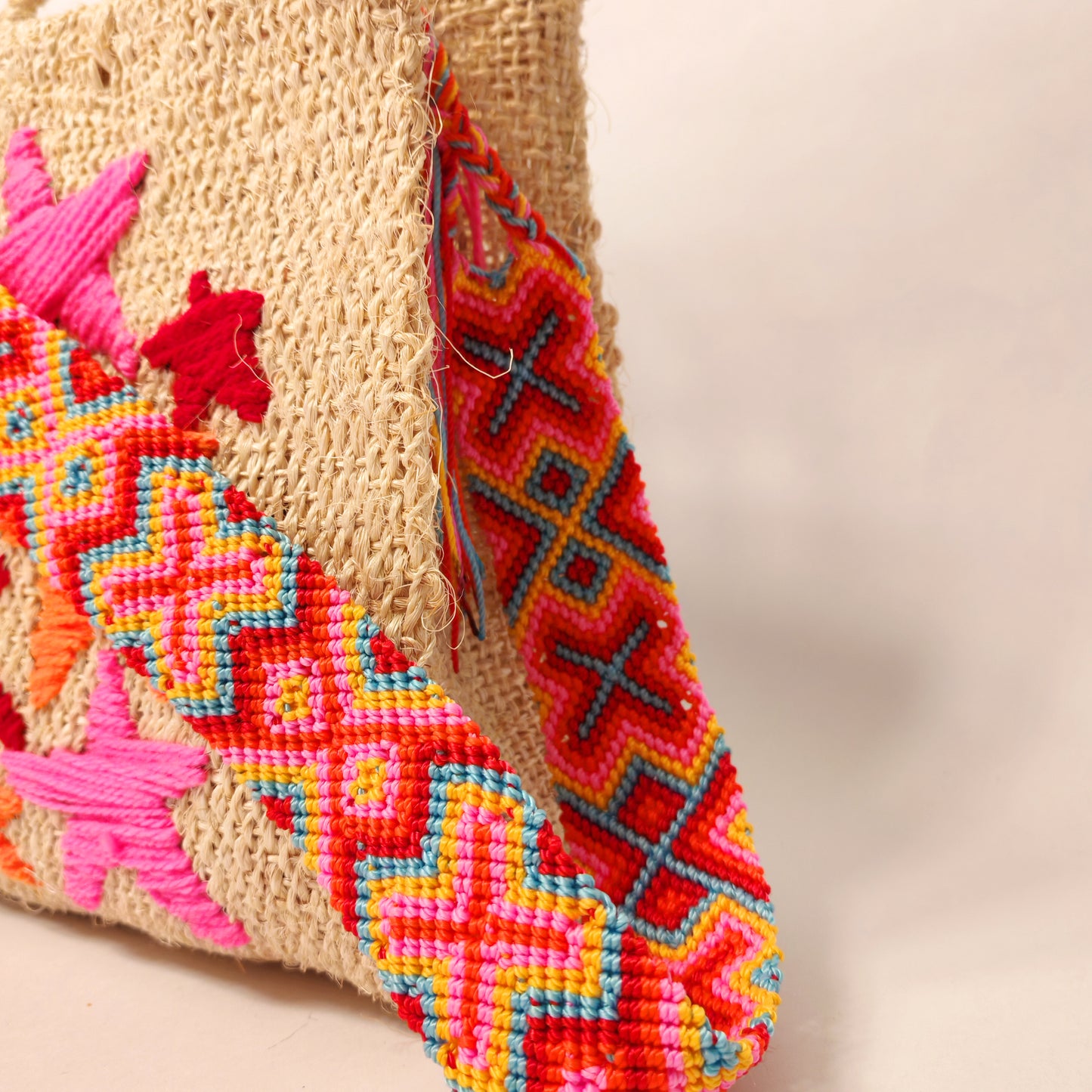 Unique jute handbag design - traditional Mexican artisan tote