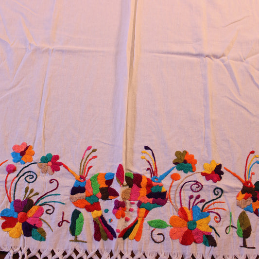 Hand-Embroidered Tenango Shawl - Birds in White 25x70" | Mexican Artisan Textile