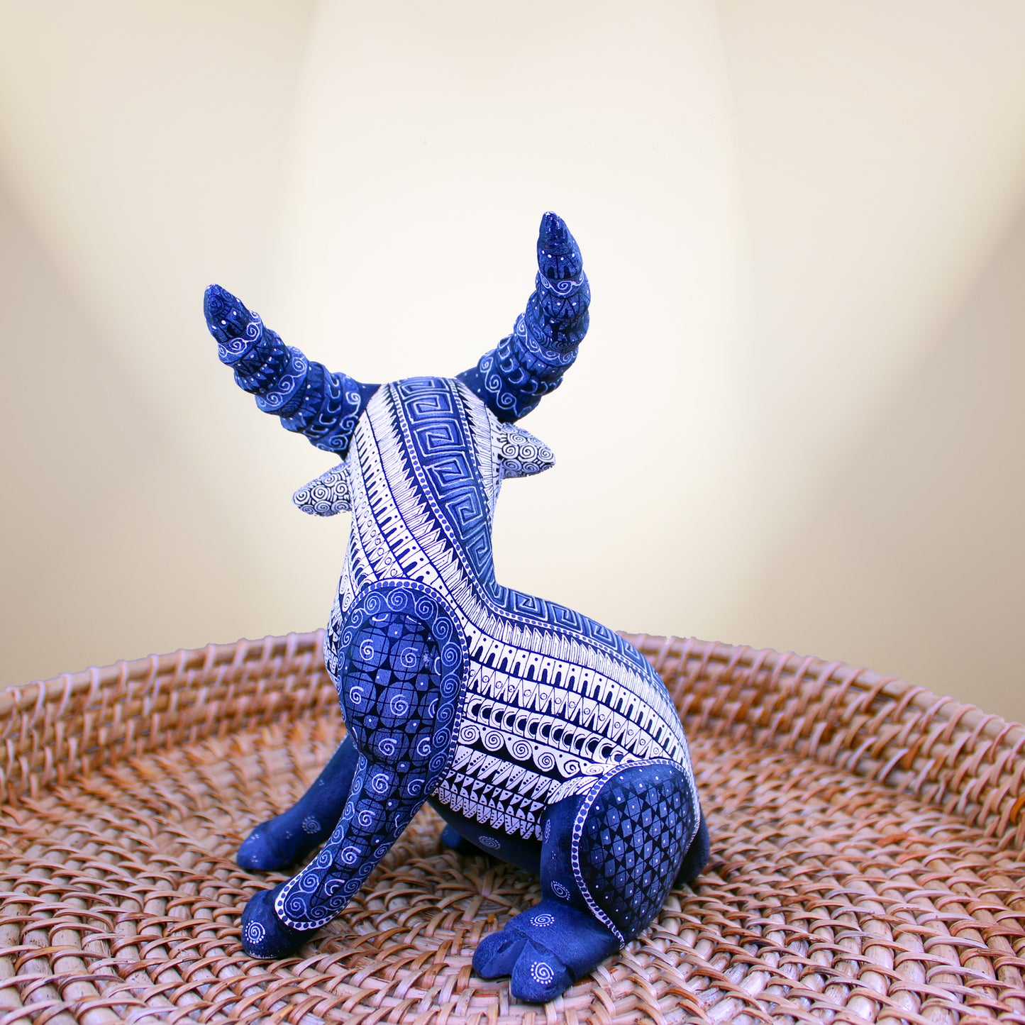 Antilope blue and white Alebrije ALB-035