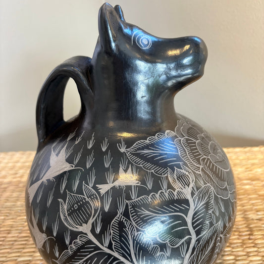 Traditional burnished clay XOLO pithcer. (large)