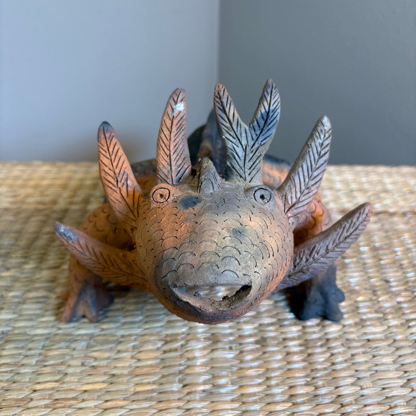 Ajolote " Axolotl". Sculpture entirely by hand and fired . pre-hispanic technique, this piece radiates joy and will be a truly unique addition to your collection.