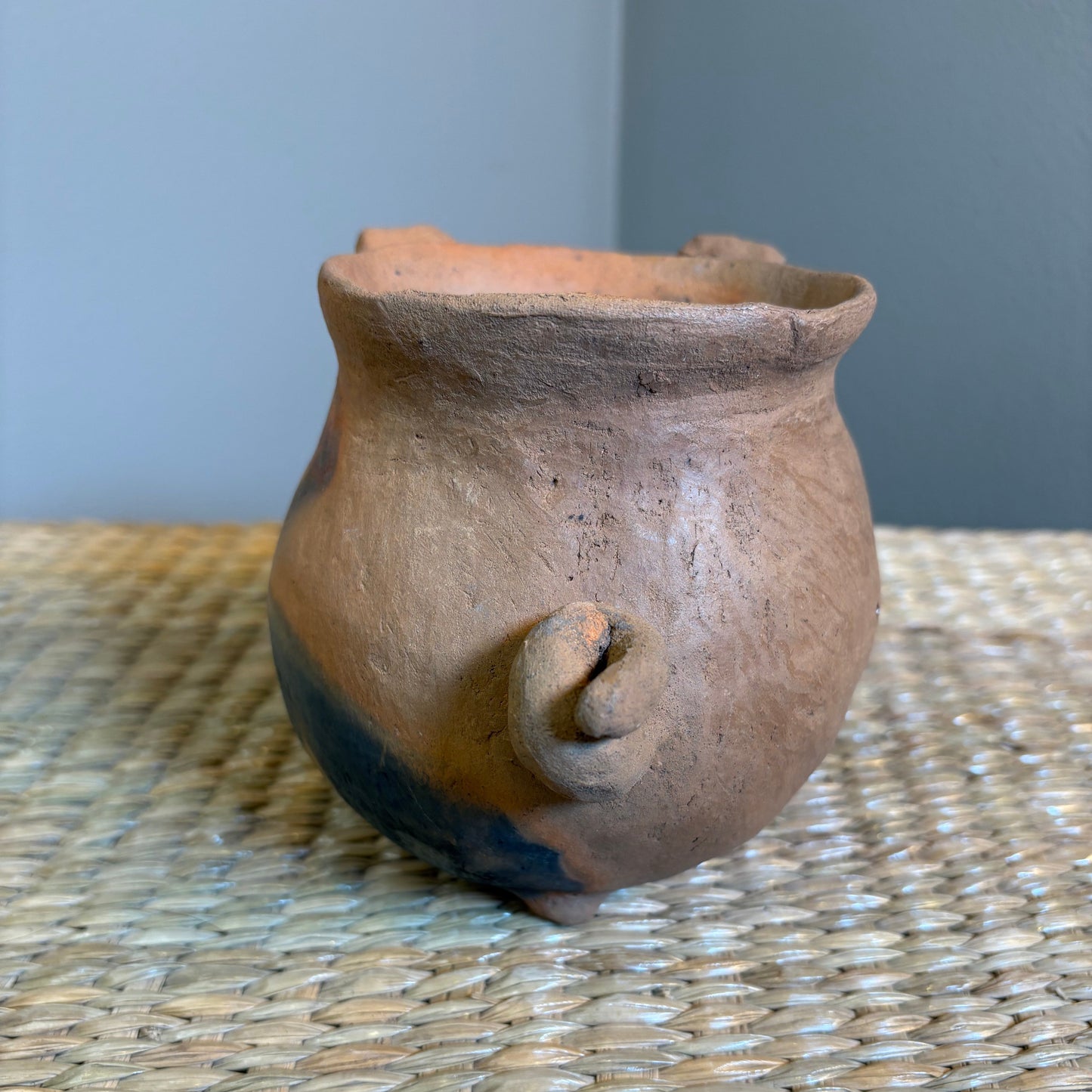 From the hands of  Zipiajo-Michoacan, beautiful planter made of clay.